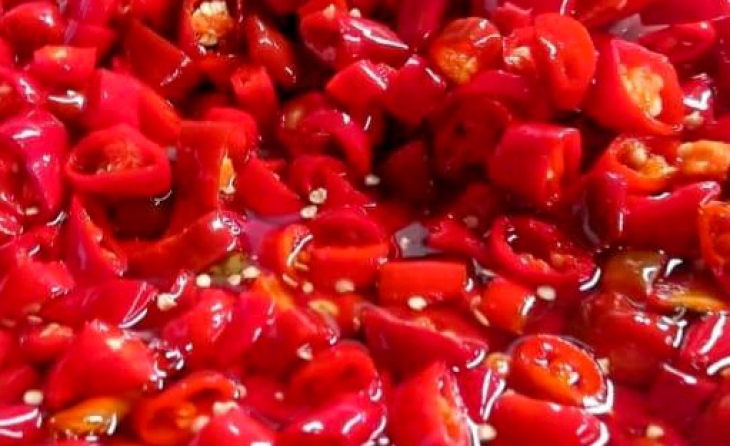 Red Jalapeño (Pickled)